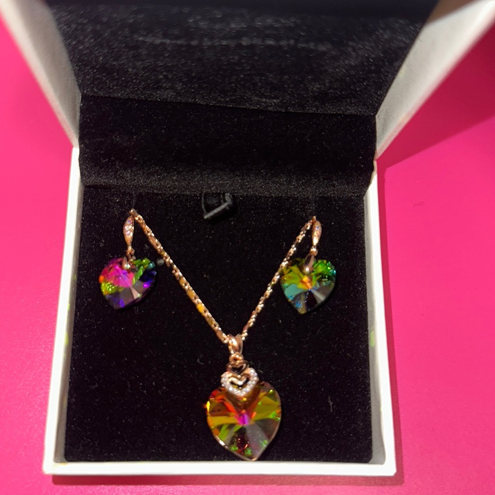 NIB Holographic Swarovski Crystal Necklace and Earrings